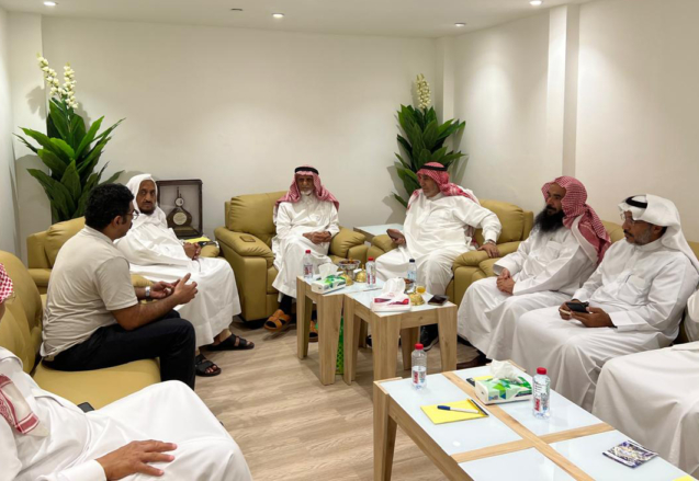 An official visit to a charitable organization in Mecca.
