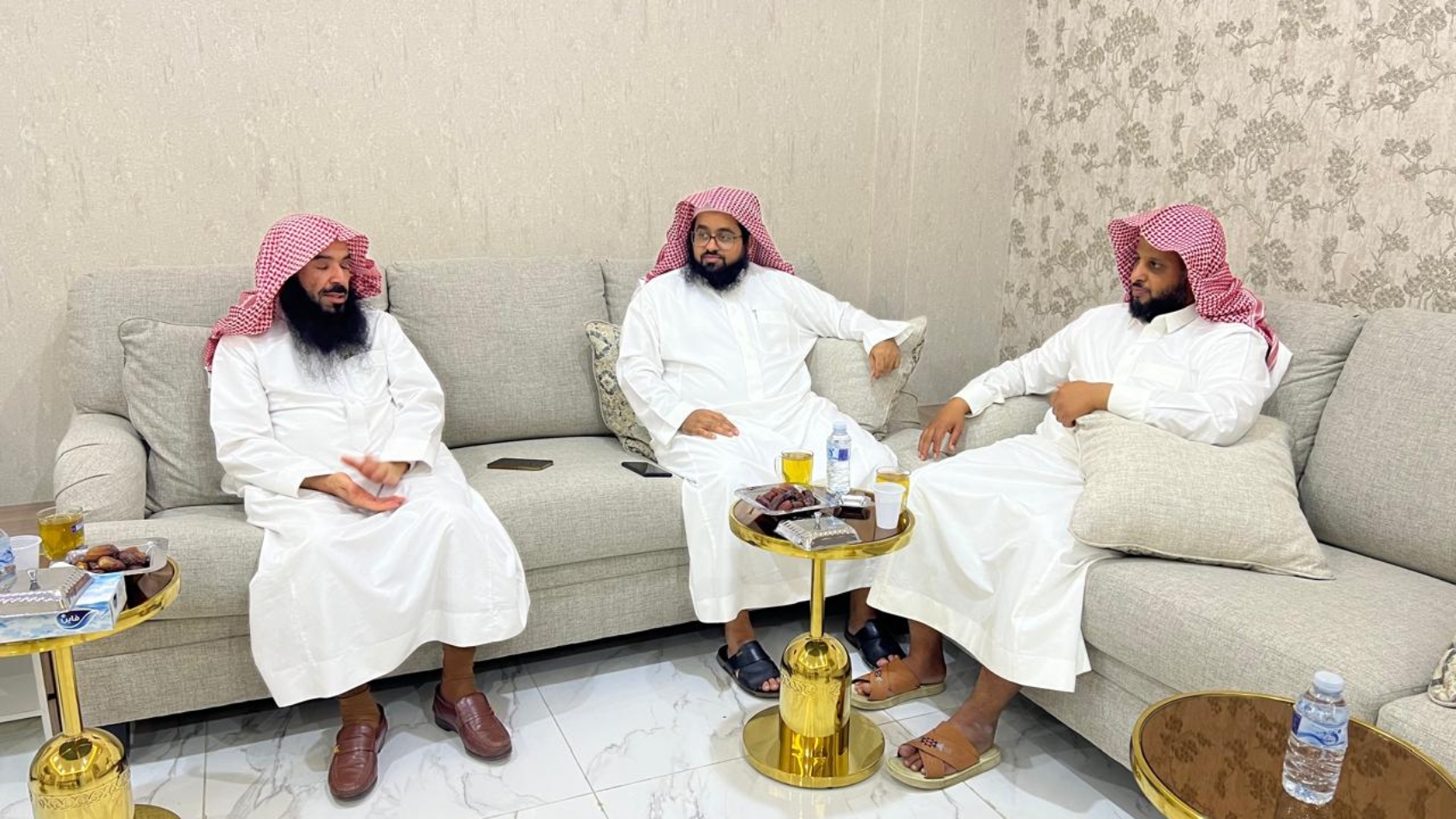 فضيلة وكيل الرئيس العام للخدمات الاجتماعية والتطوعية والانسانية بالحرم المكي الشيخ خالد الشلوي يزور فرع شركة عالم خدمات المساجد